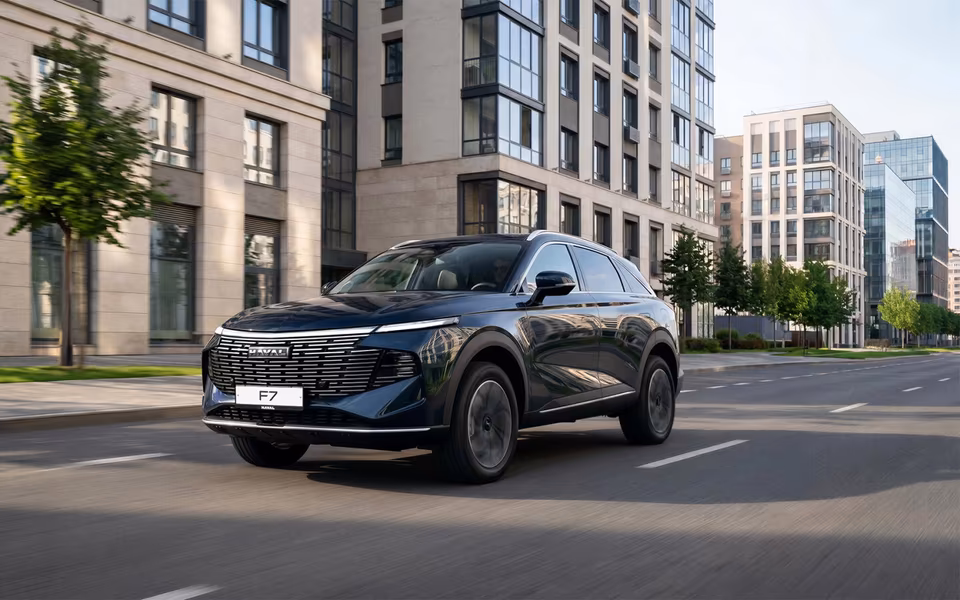 200 л.с., полный привод и VK Видео: обновлённый Haval F7 стартует от 3,4 млн рублей