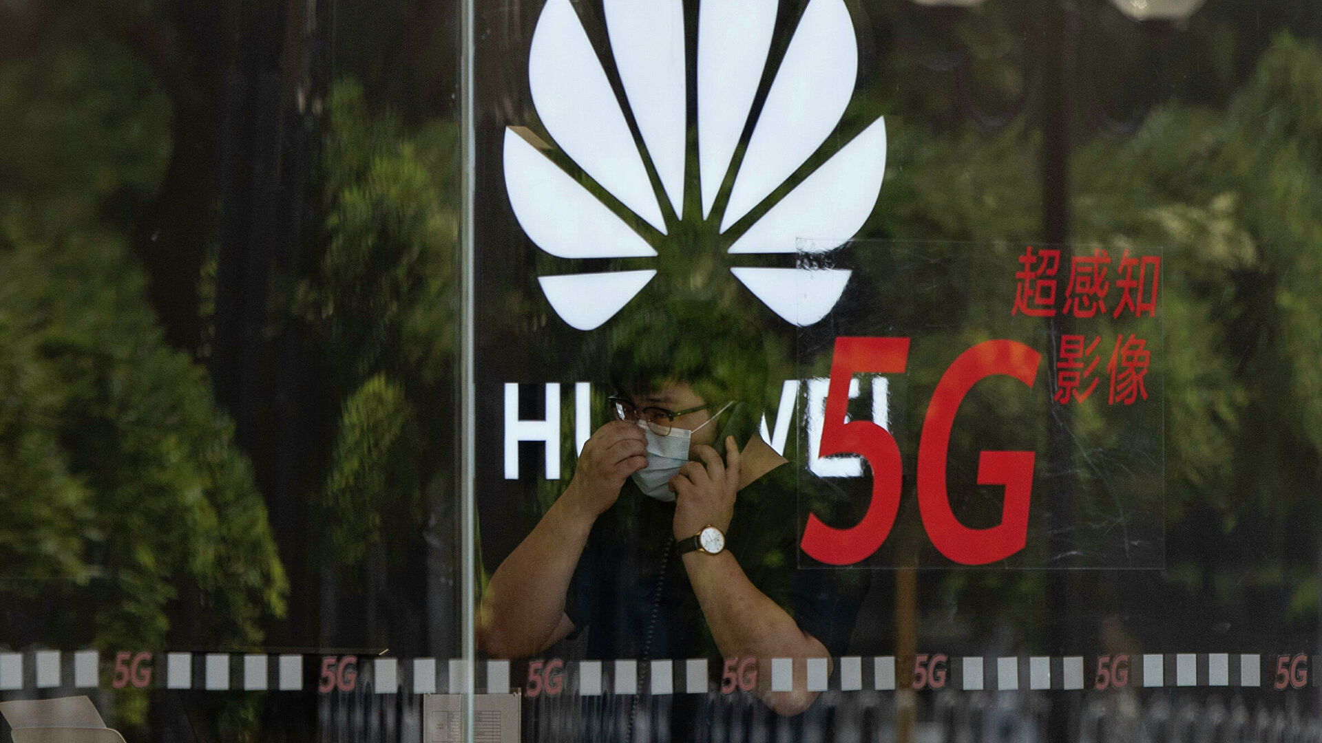 Huawei откажется от американской операционной системы 