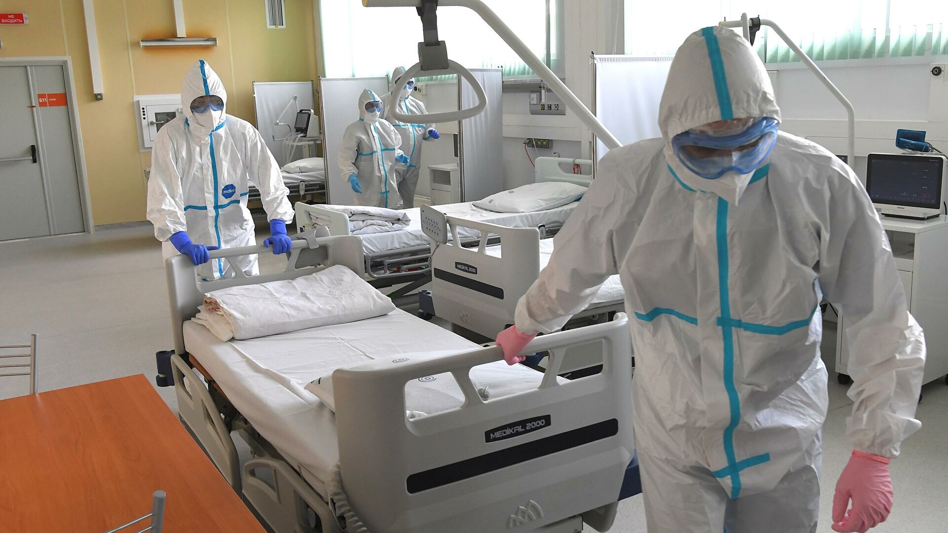 В России за сутки выявили 9252 новых случая заражения коронавирусом 