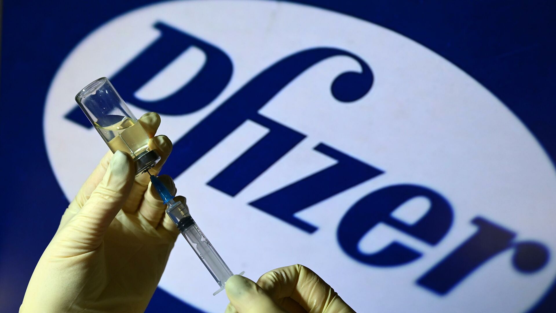 В ЕС разрешили прививать подростков вакциной Pfizer 