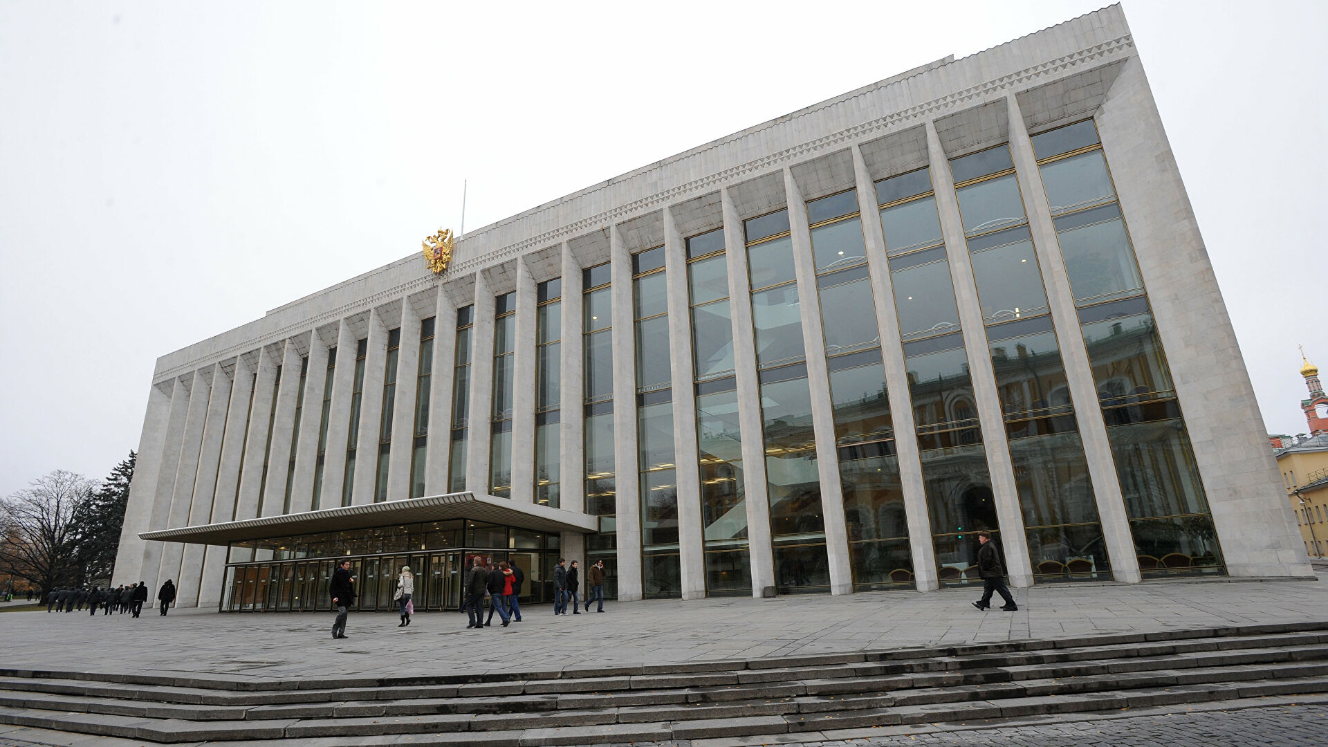 Кремлевский дворец застраховали на восемь миллиардов рублей Кремлевский дворец застраховали на восемь миллиардов рублей