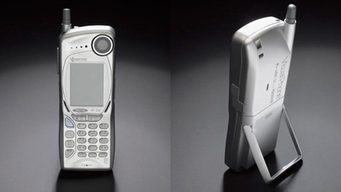 Кто и когда выпустил первый камерофон Кто и когда выпустил первый камерофон