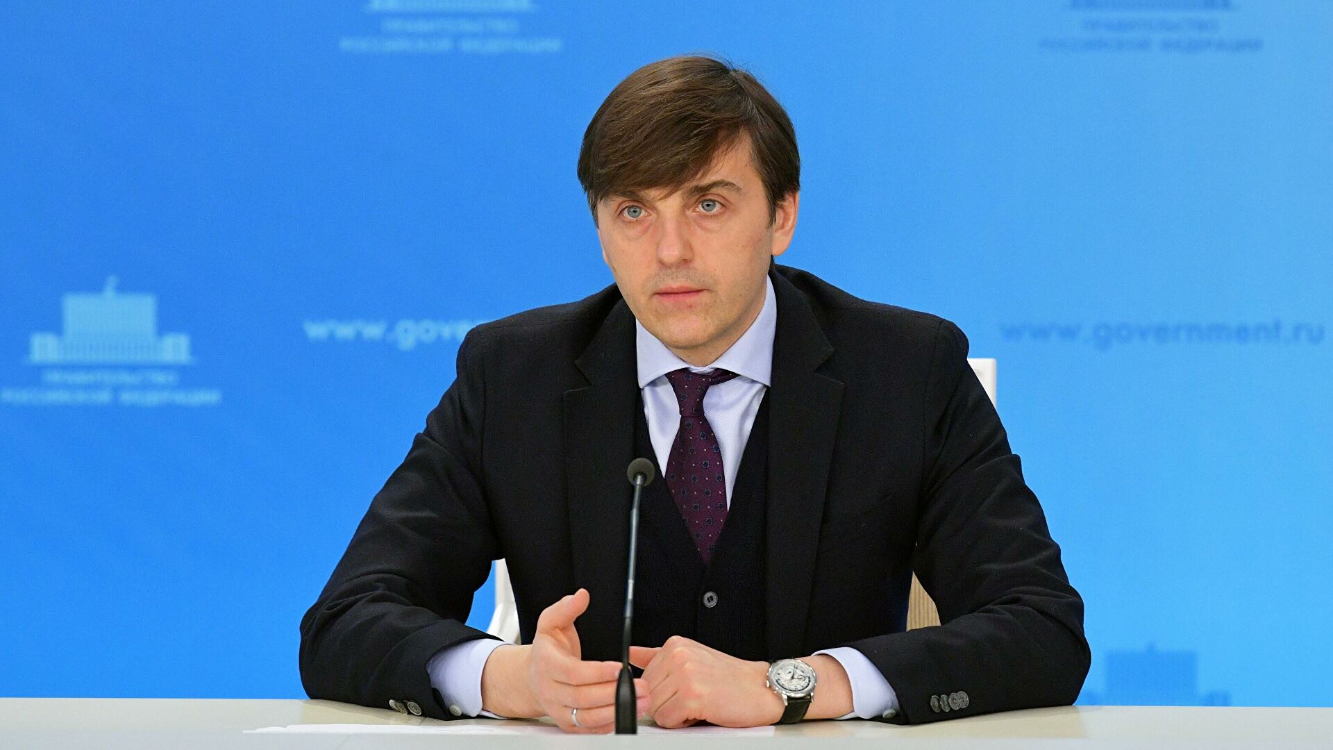 Кравцов попробовал себя в роли выпускающего редактора РИА Новости 