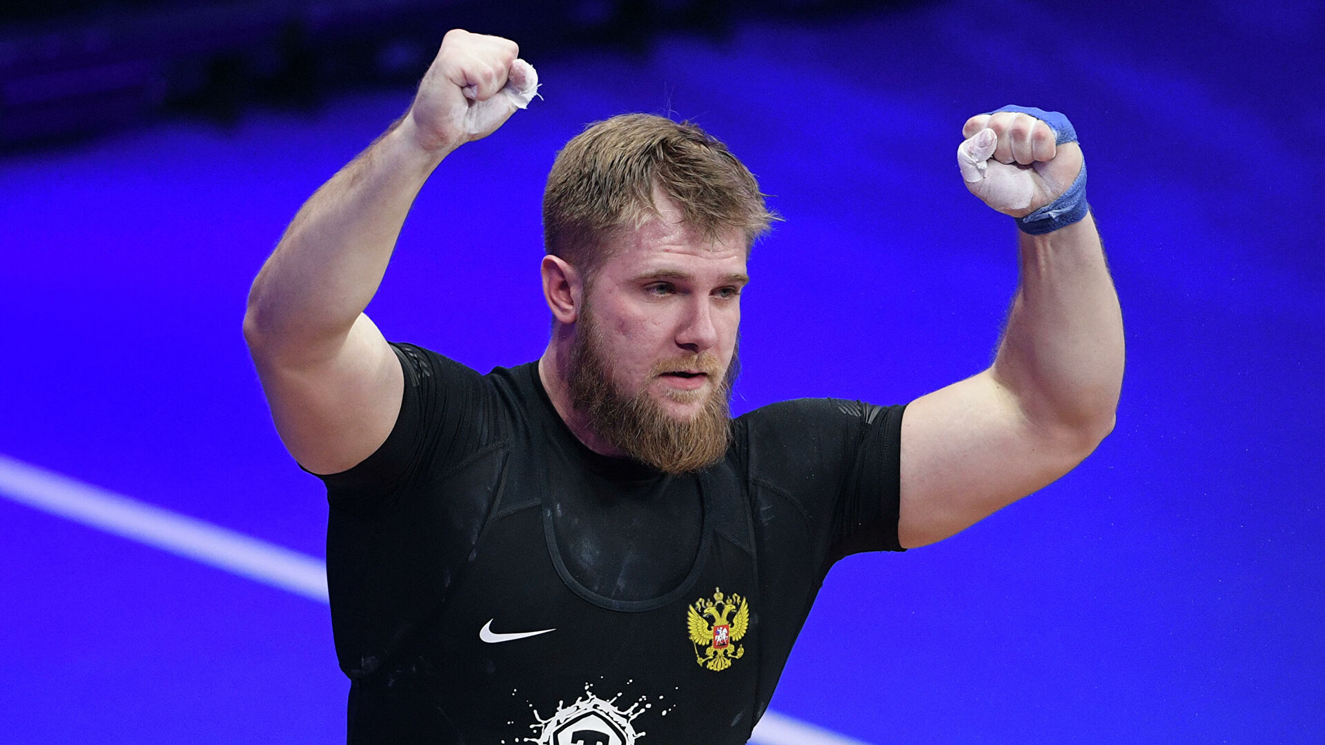 Купцов победил на чемпионате России по тяжелой атлетике 