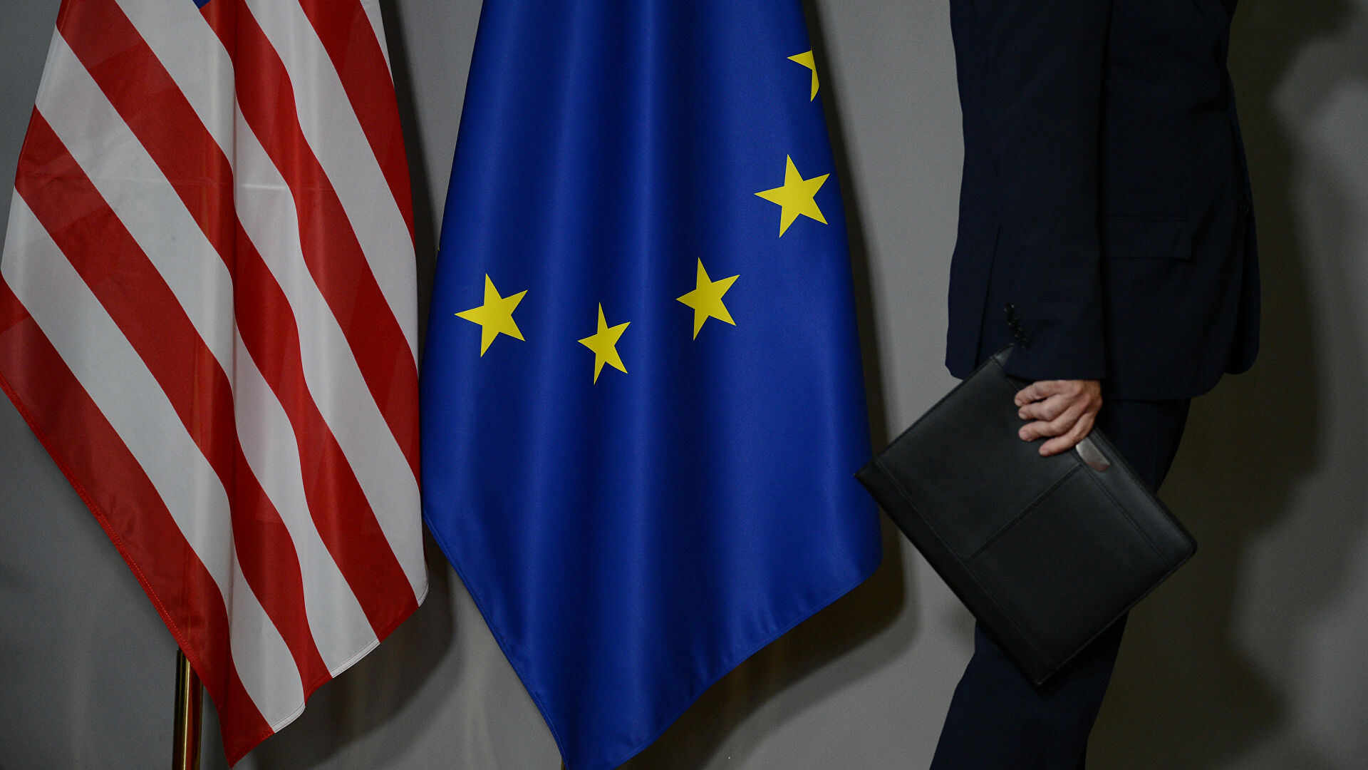 Европейцы назвали США Европейцы назвали США