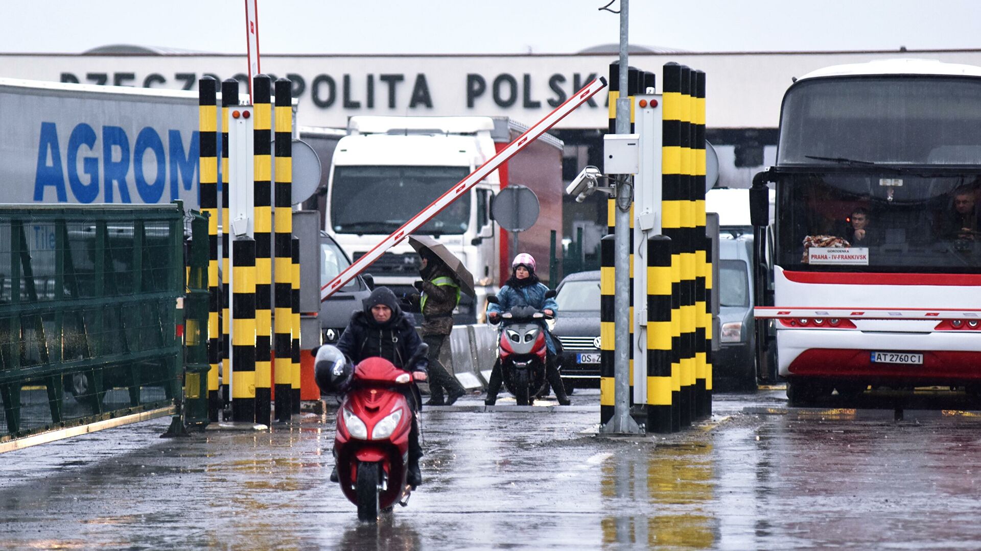 Как прокаженные: украинские мигранты пожаловались на поляков Как прокаженные: украинские мигранты пожаловались на поляков