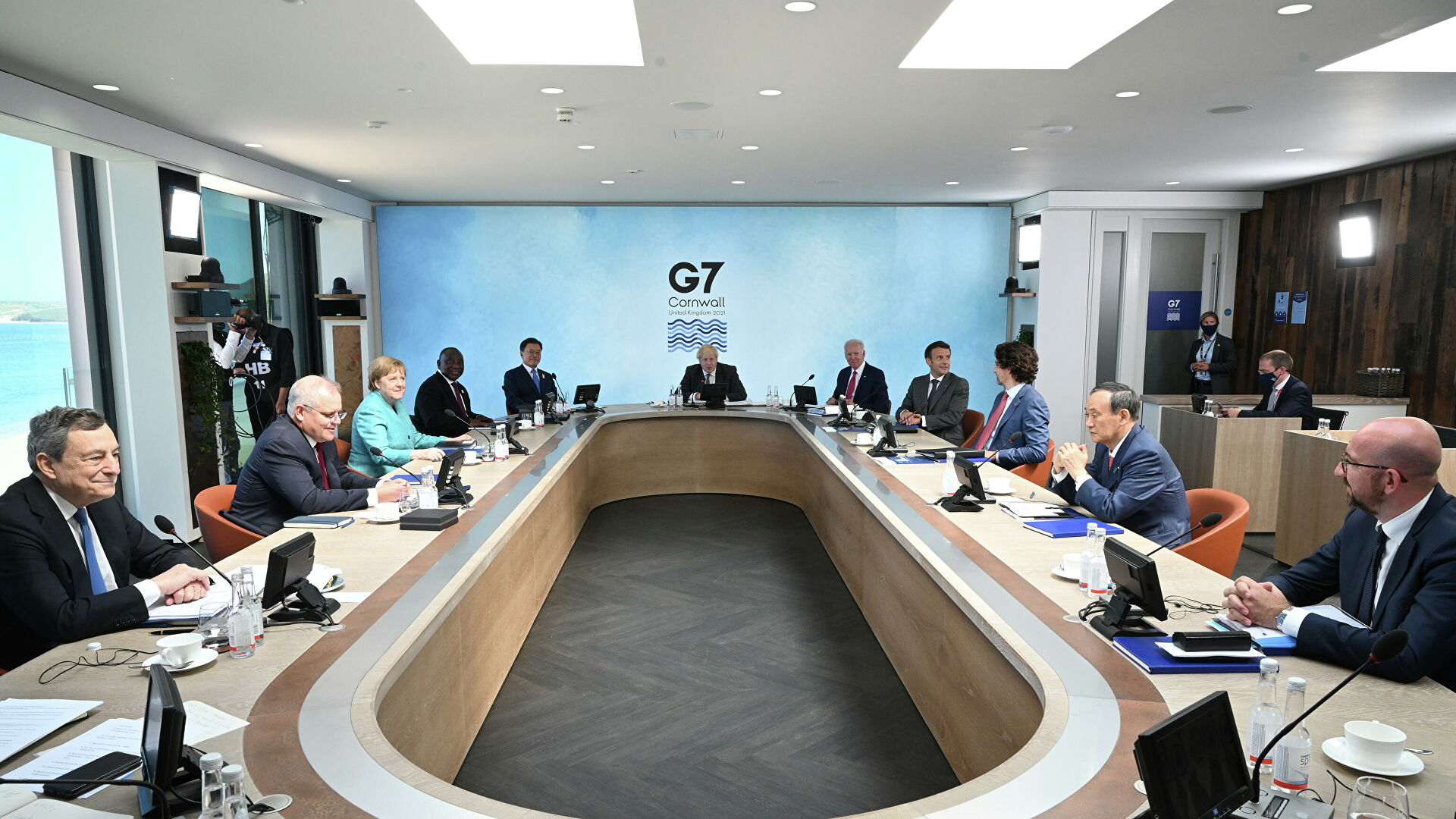  G7     