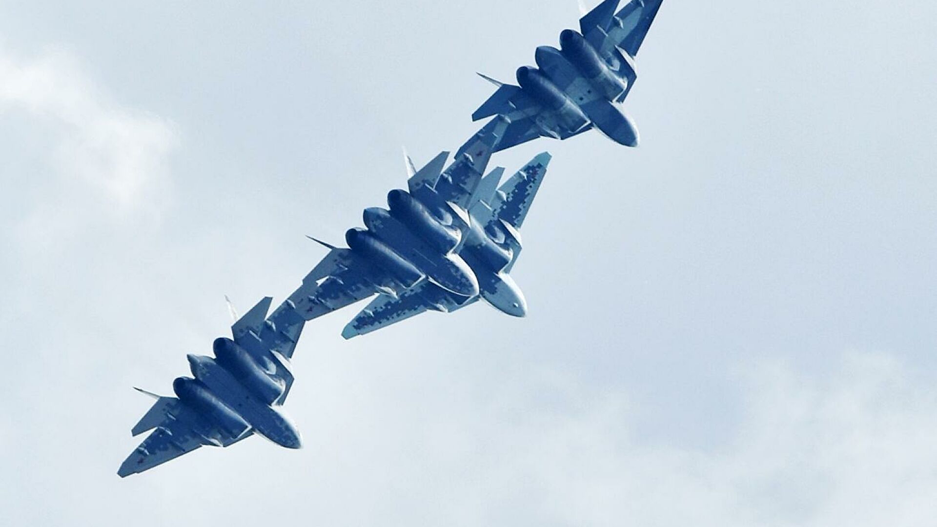 Истребители Су-57 будут заказывать сотнями, считает глава ОАК 