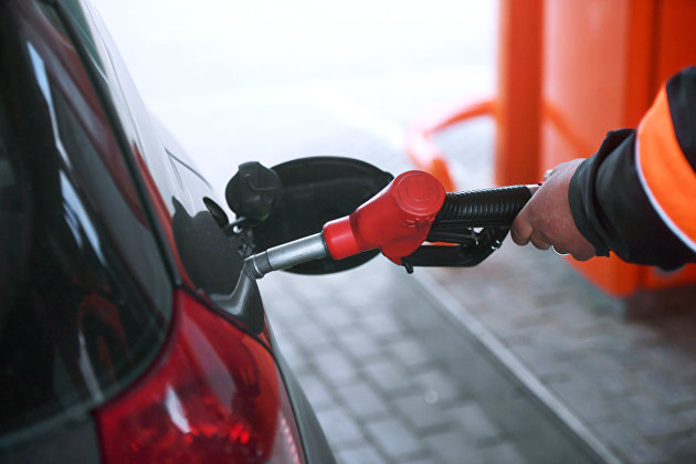 Росстат отметил рост цены на бензин в России за неделю