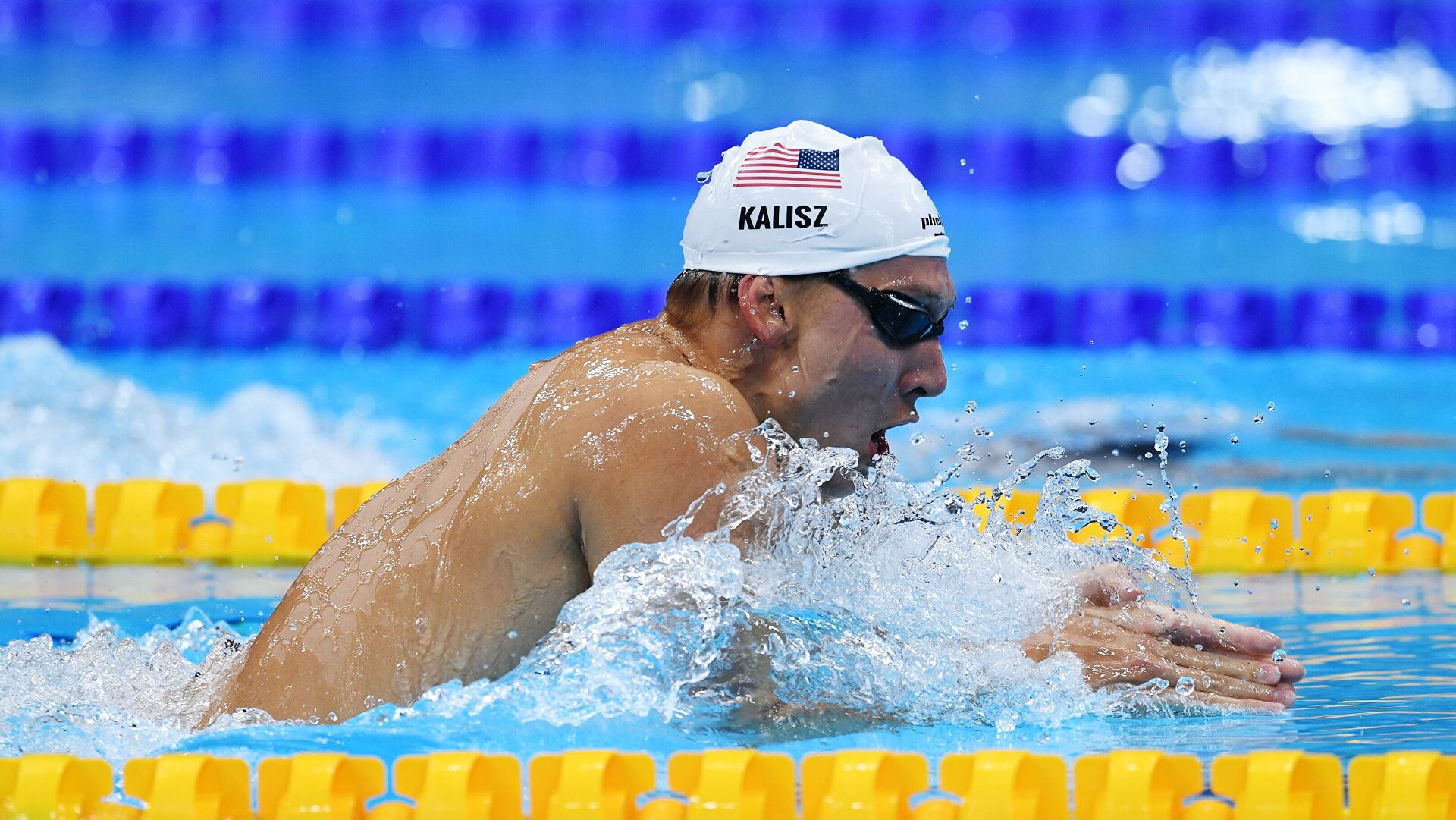 Американец Калиш выиграл первое золото Олимпиады-2020 в плавании 
