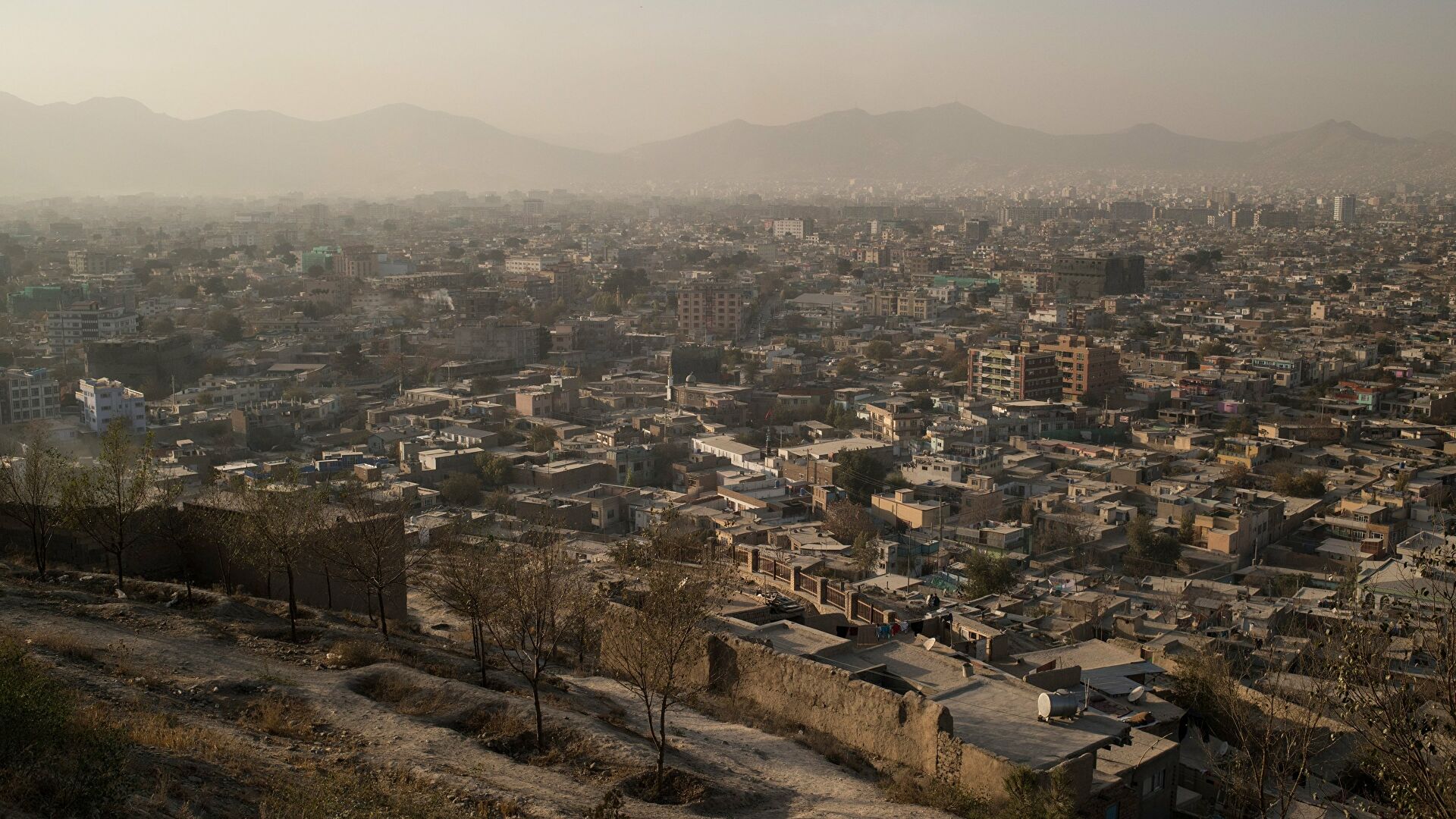 Великобритания сократила представительство в Кабуле 
