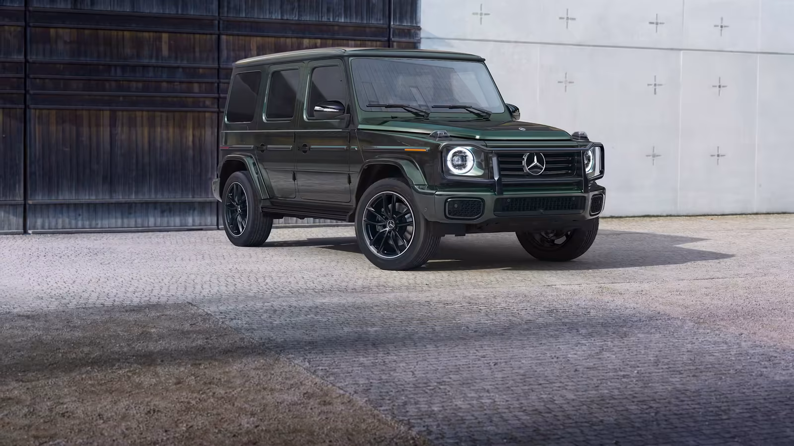 Mercedes-Benz продала все автосалоны в Берлине