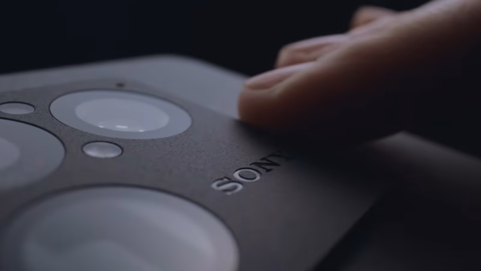 Sony ����������� Xperia 1 VIII: �������� �������, ��-������ � ���������� Sony Alpha