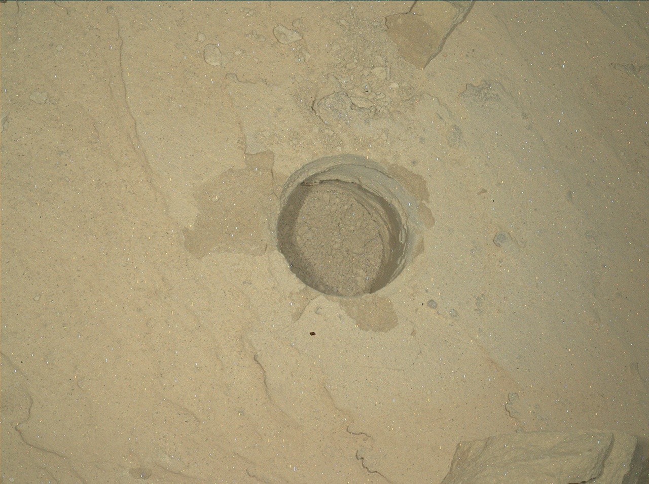 Curiosity повторил подвиги Perseverance и Ingenuity на Марсе