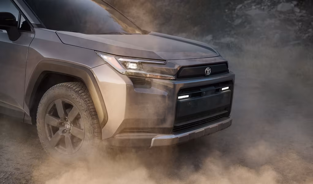Цены на гибридные Toyota RAV4 в США взлетели быстрее бензина