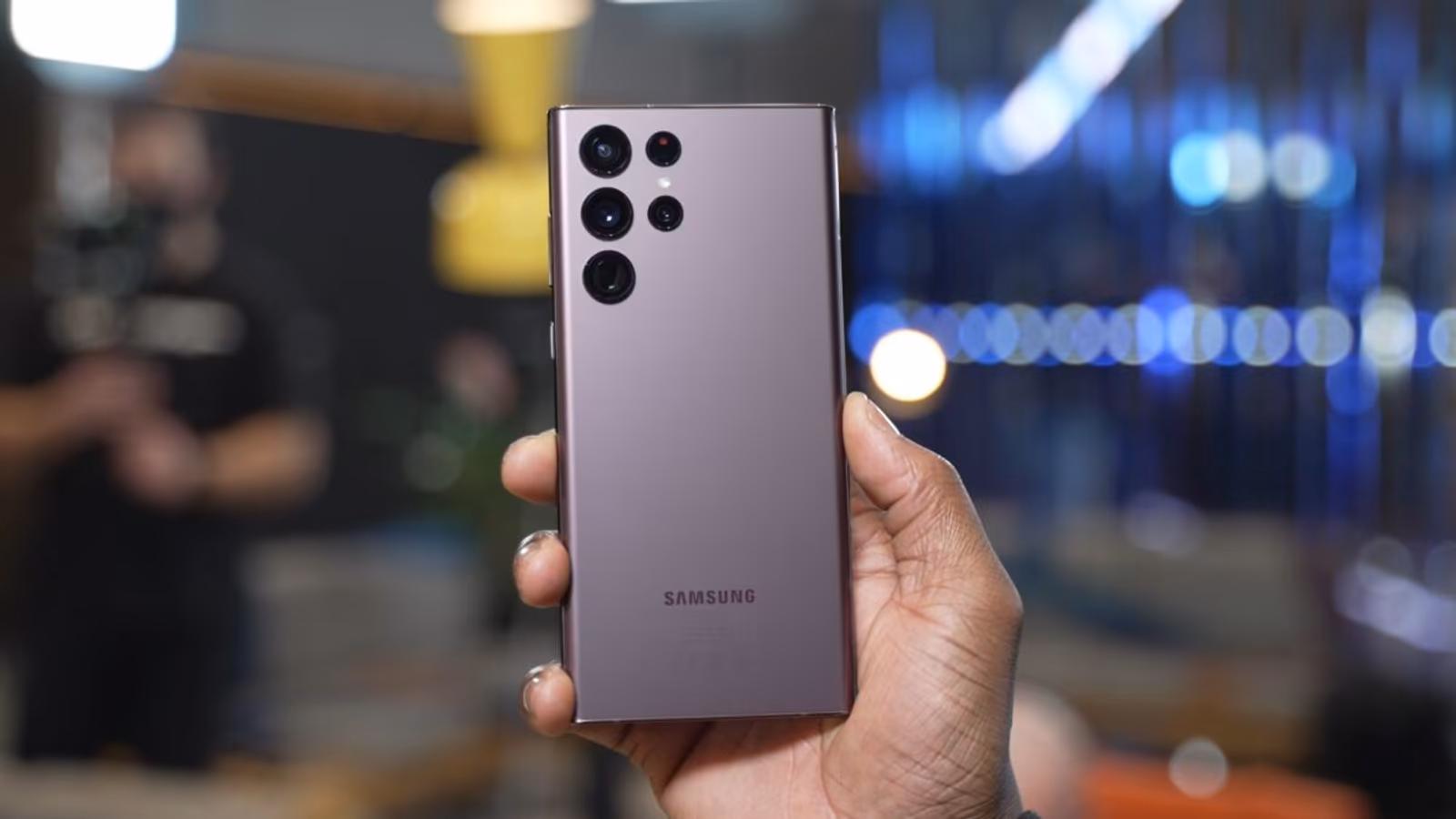 Samsung ��������� ���������� ������������ ��� Galaxy S22 � ������ �� �����������