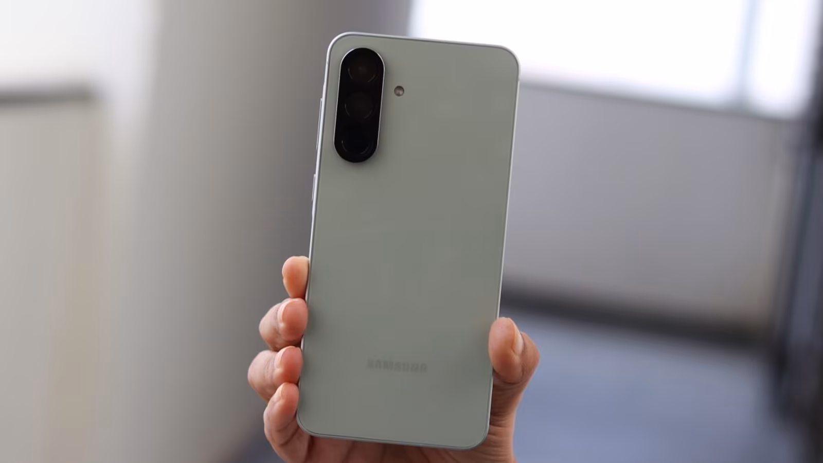 Samsung выпустила свежие обновления для Galaxy A73, A56, A26 и A24