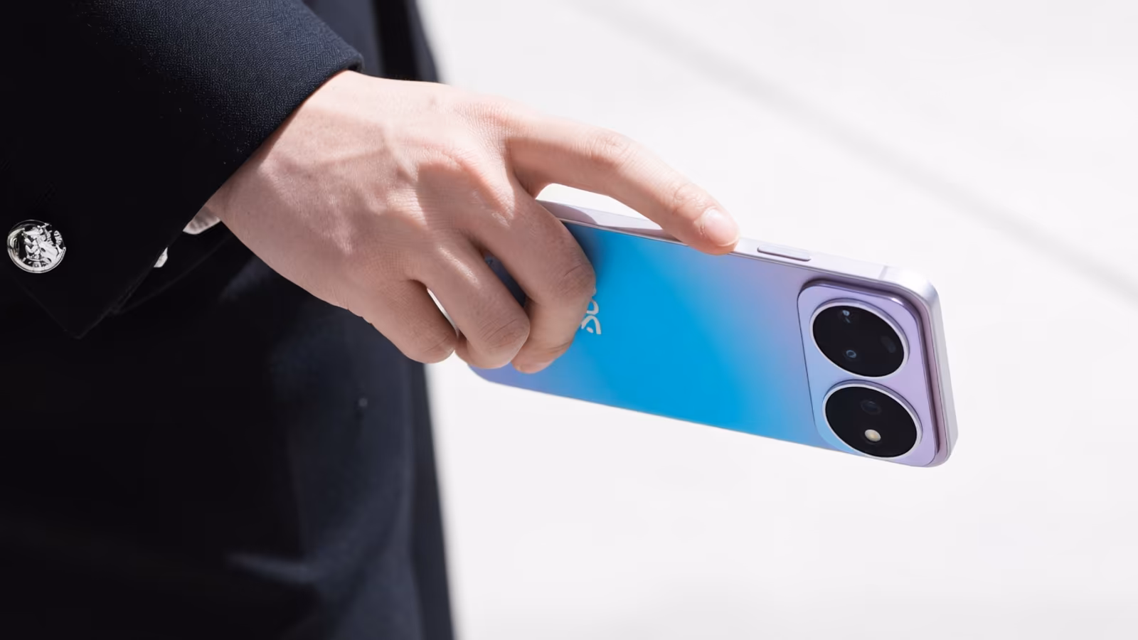 Первое живое фото Huawei Nova 16 утекло в Сеть до официальной премьеры Первое живое фото Huawei Nova 16 утекло в Сеть до официальной премьеры