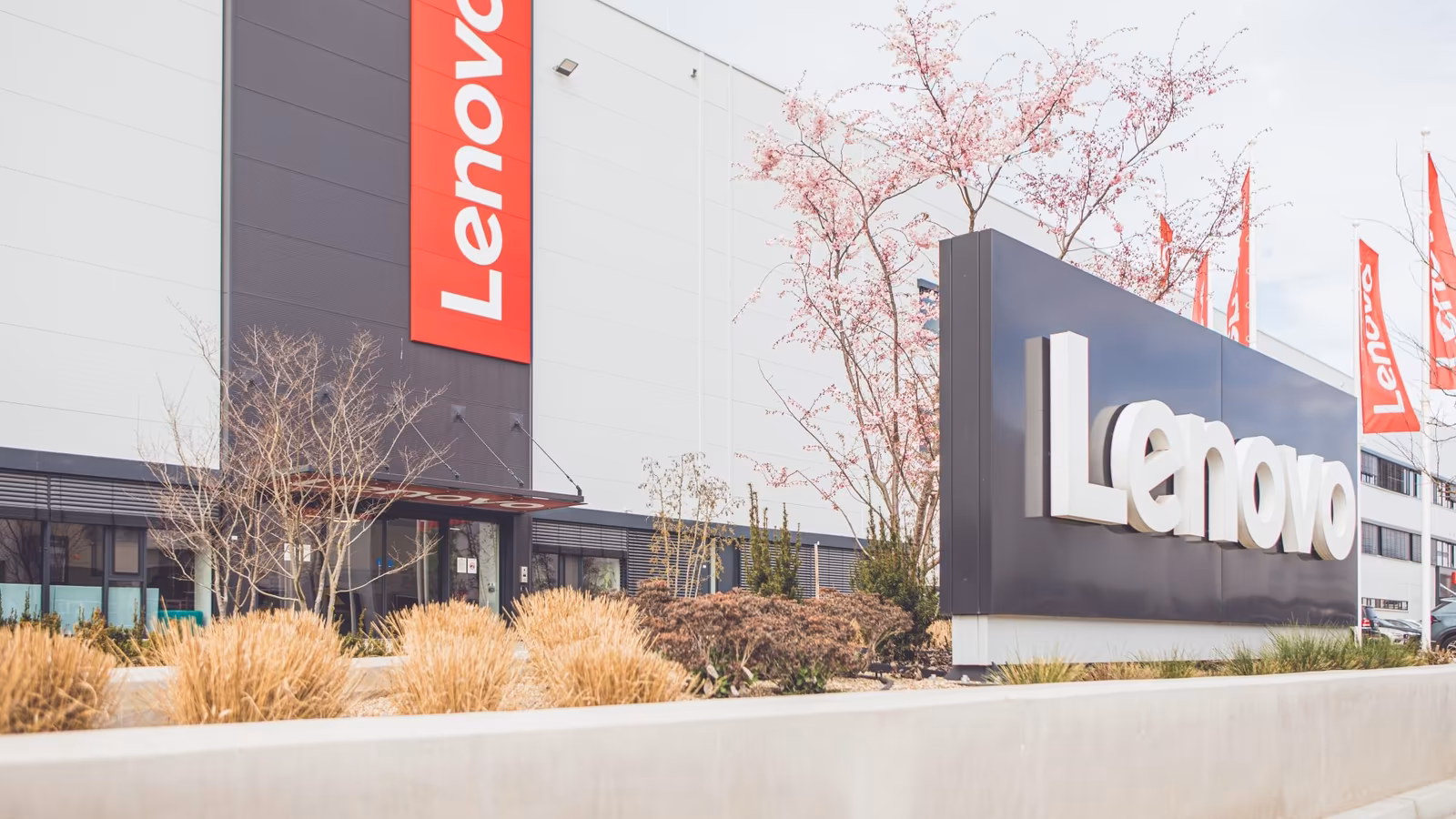 Lenovo отчиталась о рекордной выручке благодаря буму ИИ-инфраструктуры и серверов