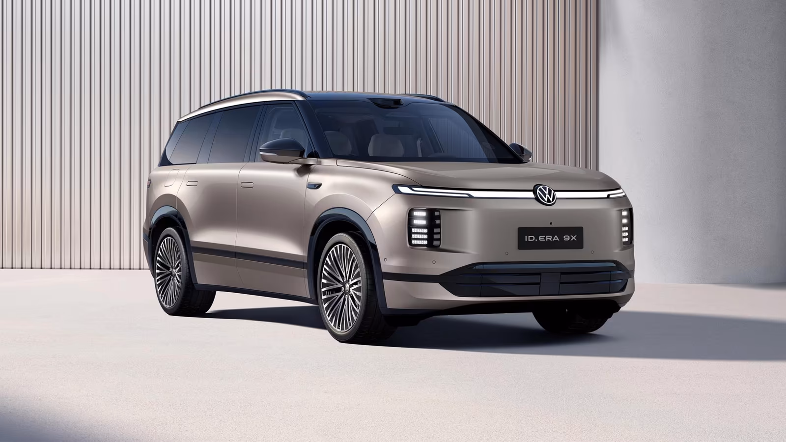 Новый гибридный кроссовер Volkswagen ID. Era 9X: полный привод, 500 л.с. и запас хода 1600 км — старт продаж в России