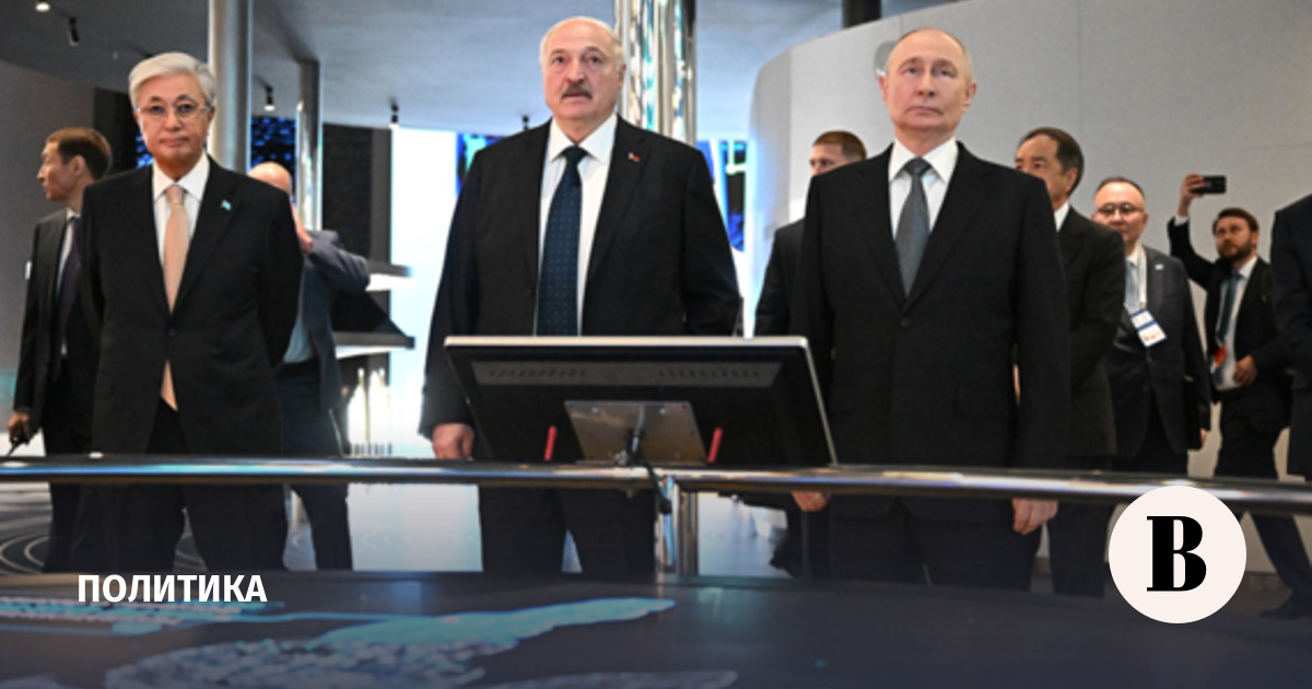 Путин и лидеры ЕАЭС посетили выставку искусственного интеллекта