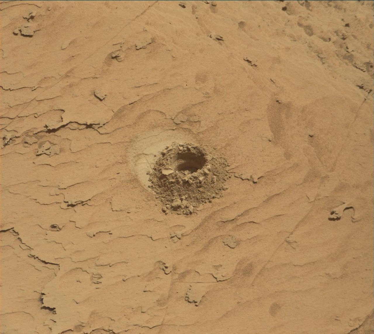Mars Rover Curiosity Успешно Пробурил Новый Образец в Районе Кампо Марте
