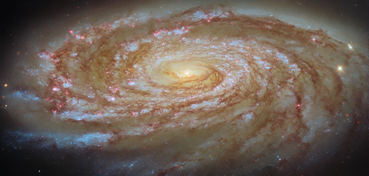 Телескоп Hubble запечатлел галактику M88 на пути к центру скопления Девы