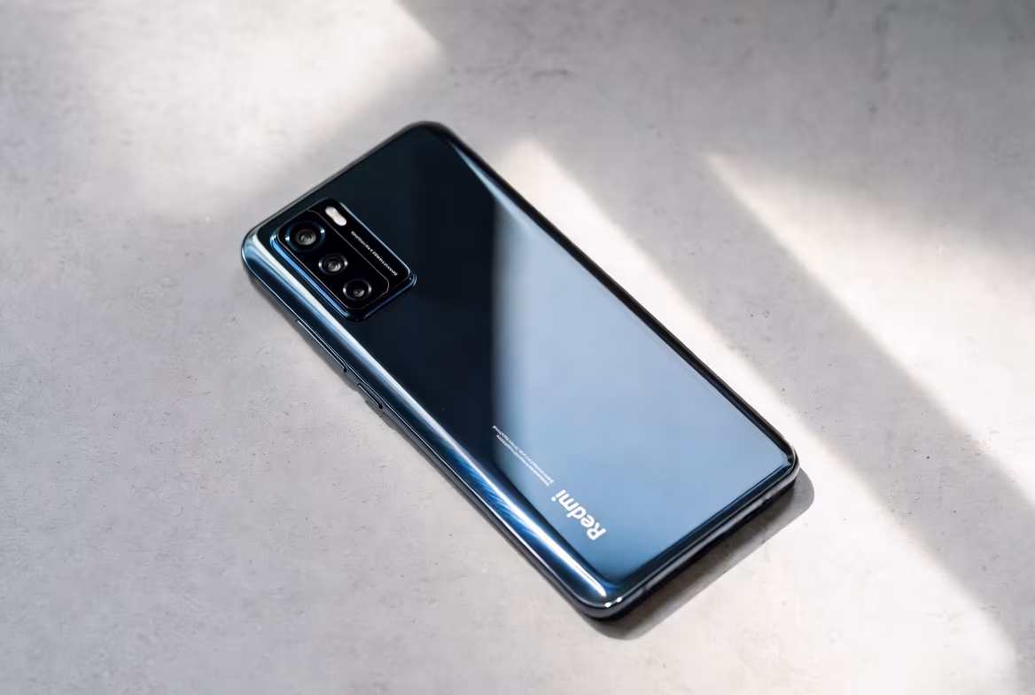 Redmi Note 17: ������� 10 000 ���, ������ 200 �� � ������ �� ���� � �����������