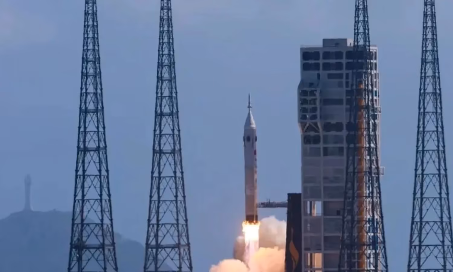 ��������� ������ Long March 10B ������� �������� ����������� ������� ����� ������� 10 ����
