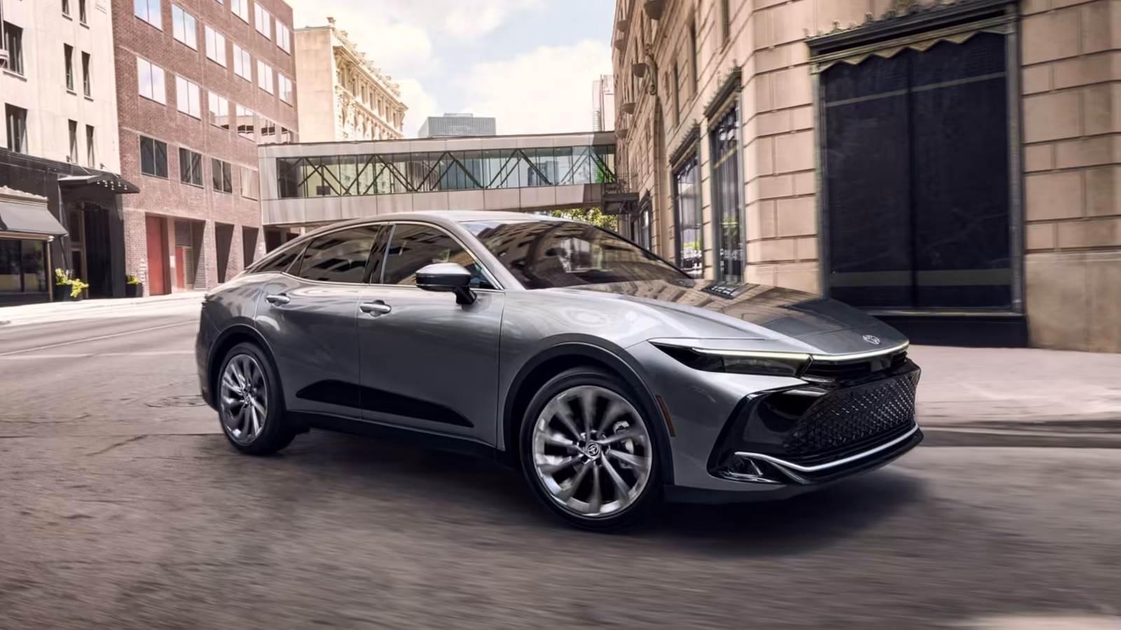 Toyota ������� ���������� ��� ��� ������� Crown