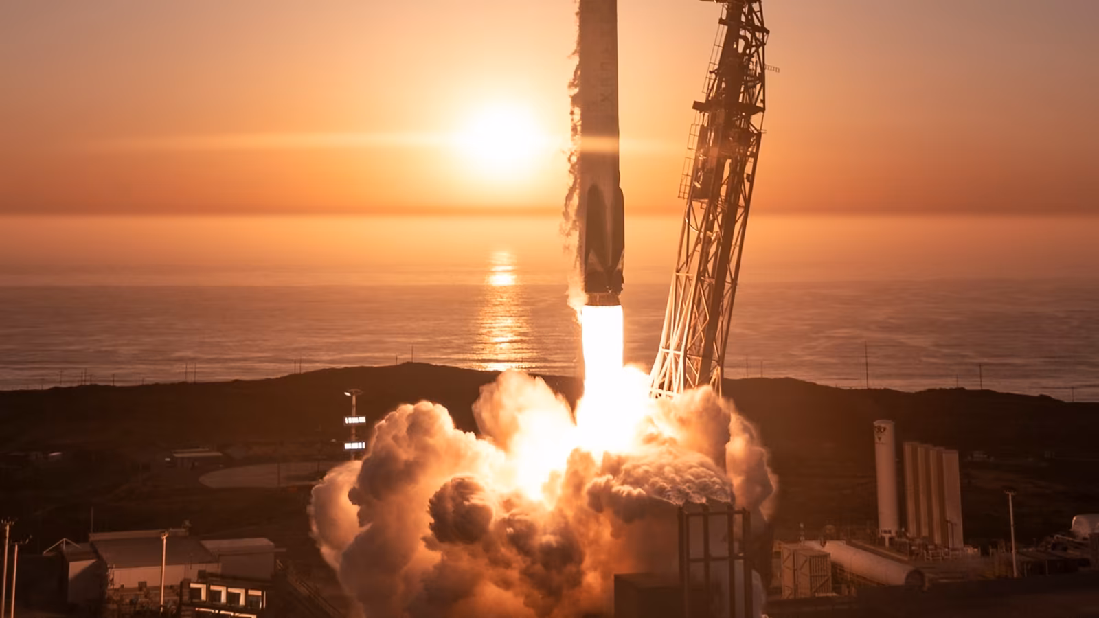 SpaceX ��������� 50 ������ Starlink �� ���� �������: ������ ������ ��� ���
