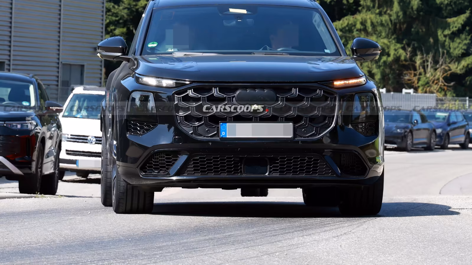 Audi впервые за 11 лет показала первое изображение нового Q7 Audi впервые за 11 лет показала первое изображение нового Q7