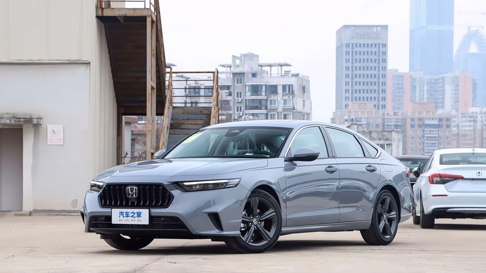 Honda Inspire 2026 ������� � �����: ��� �� Accord, �� ������� �� 129 ���. �����