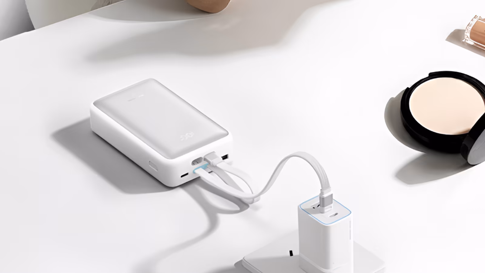 Cuktech CP25 Power Bank: 20000 мАч, 55 Вт и два встроенных кабеля за $30