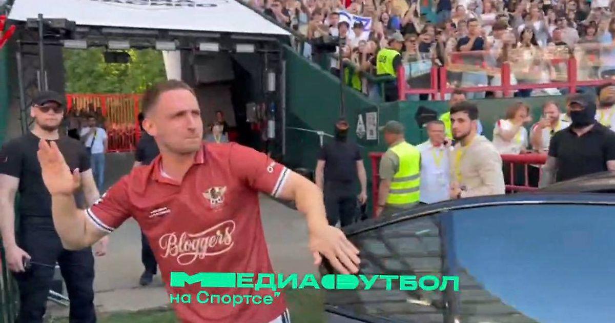 Михаил Литвин повторил сцену из «Такси»: выехал на BMW на поле «РЖД Арены» и оформил гол+пас за пять минут