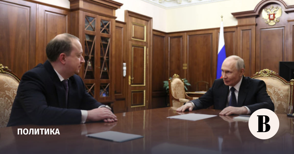 Путин поручил ОСК не затягивать строительство ледоколов «Ленинград» и «Сталинград» Путин поручил ОСК не затягивать строительство ледоколов «Ленинград» и «Сталинград»