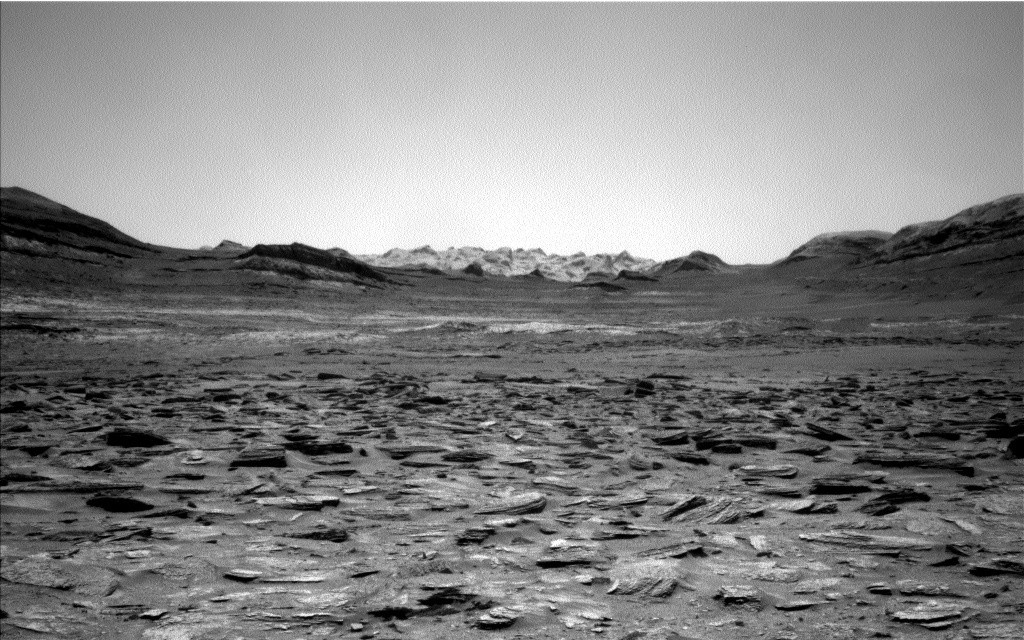 Марсоход Curiosity направился к геологической формации Yardang на Марсе Марсоход Curiosity направился к геологической формации Yardang на Марсе
