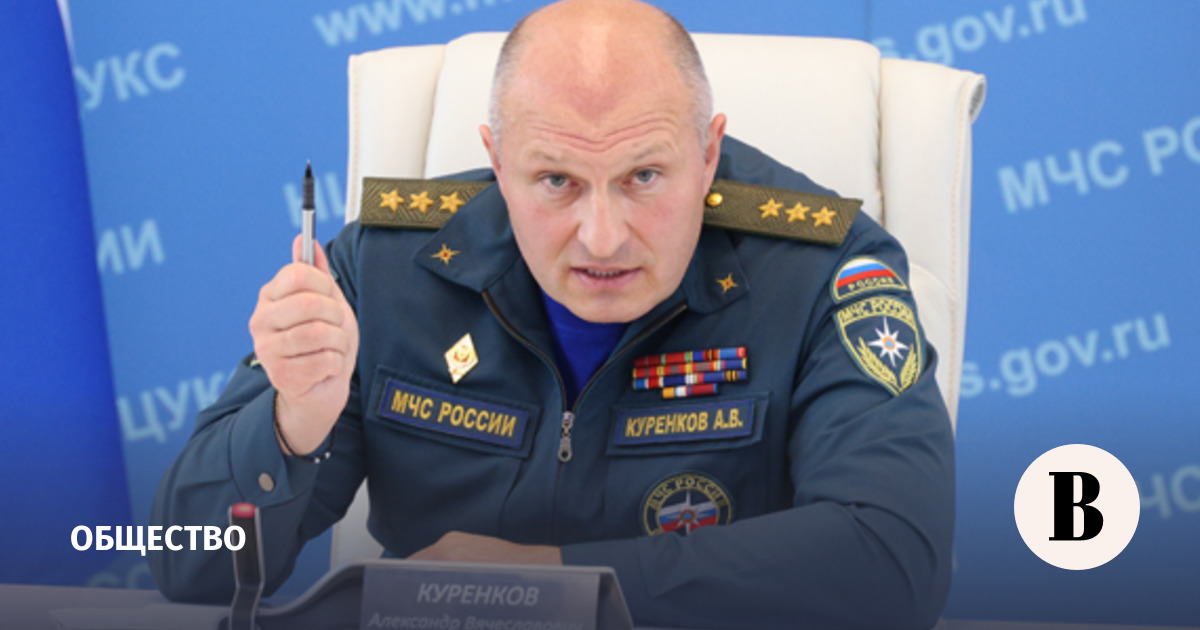 Глава МЧС Куренков встретился с отличившимися на СВО спасателями