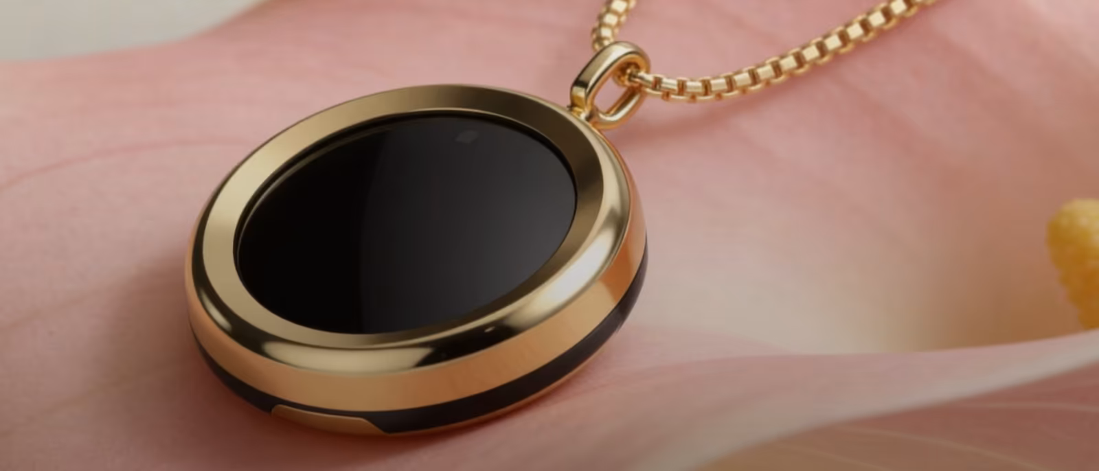 Экс-глава Fitbit выпустила подвеску The Gem за $300: только UV-трекер