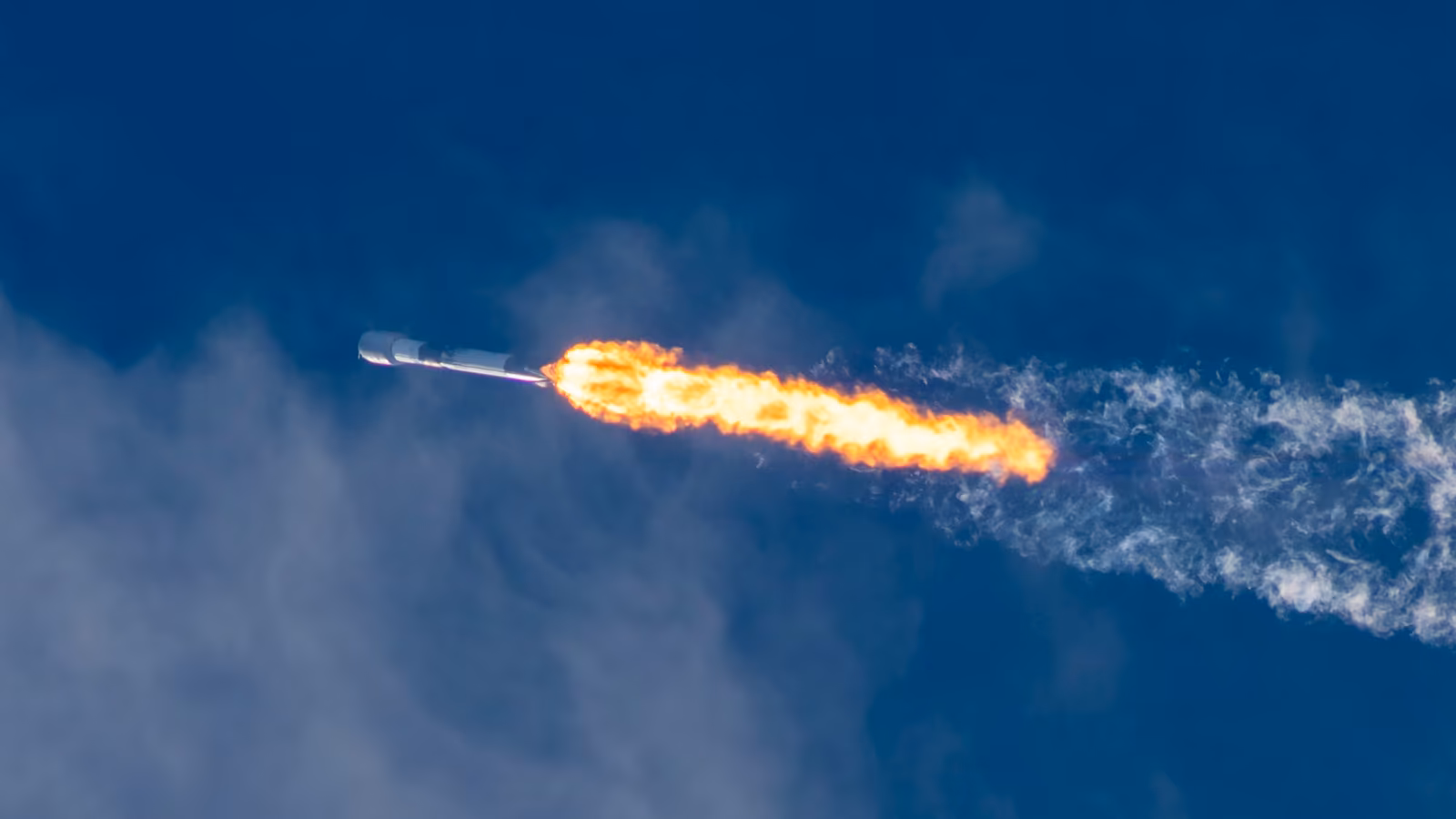 SpaceX запустила Falcon 9 со спутниками Starlink: первая ступень использована в 27-й раз