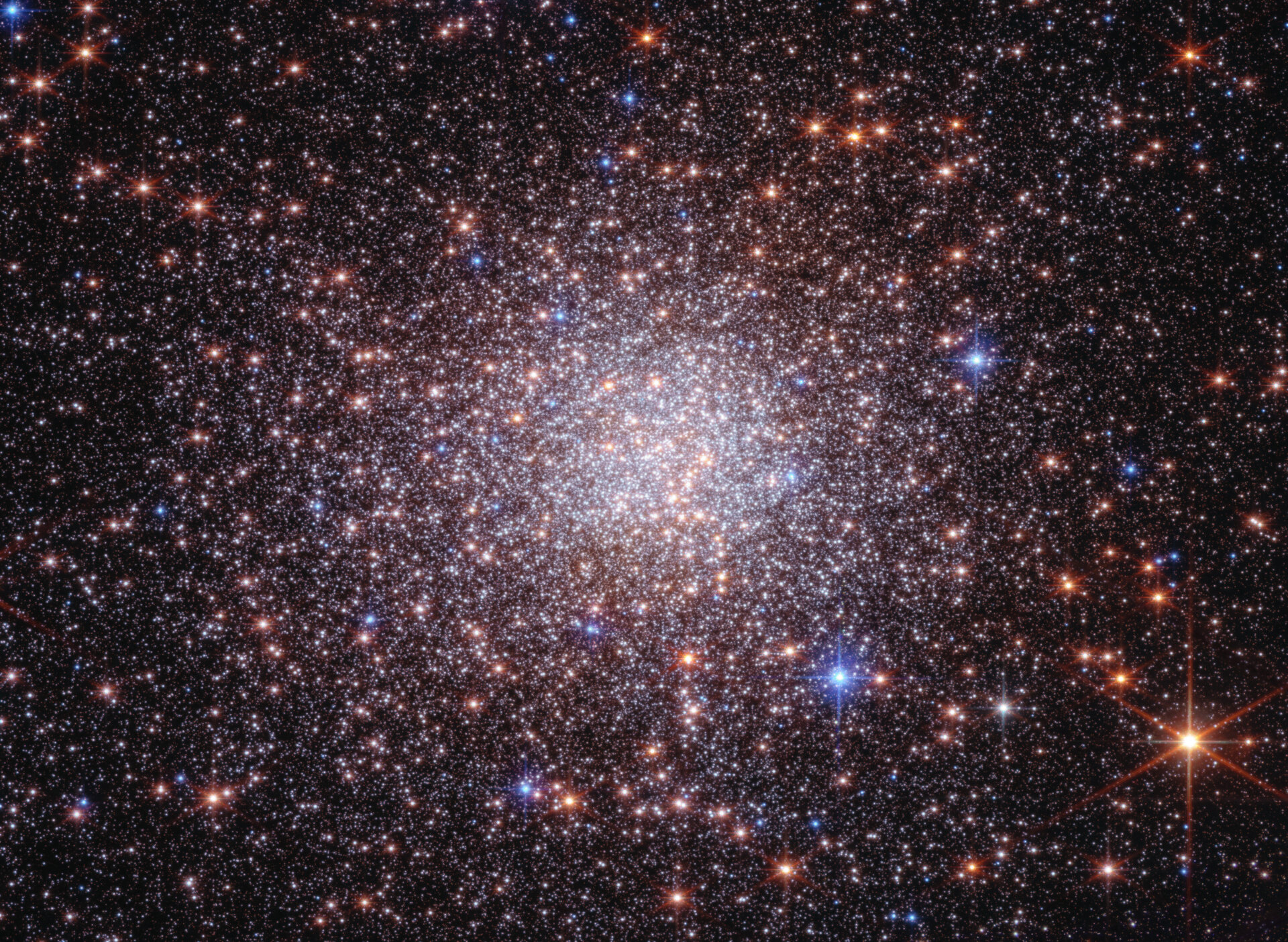 ��������� Webb � Hubble �������� ������� Terzan 5: ��� �� �������� ���������, � ������ ������������ ���������