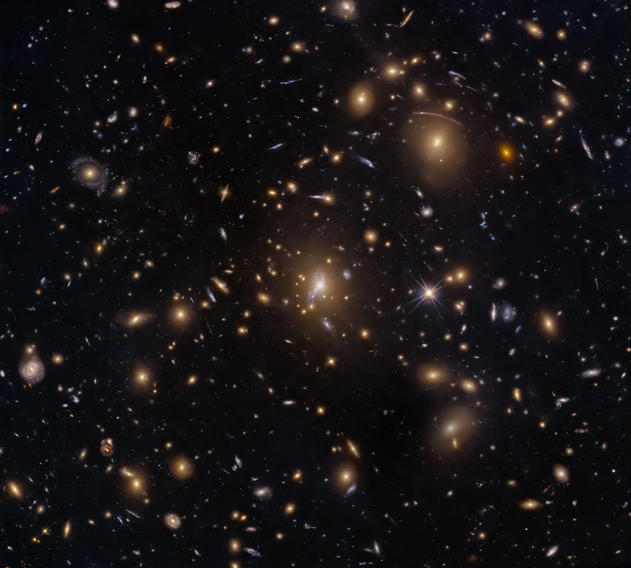 Телескоп Hubble сфотографировал скопление галактик MACS0329-0211