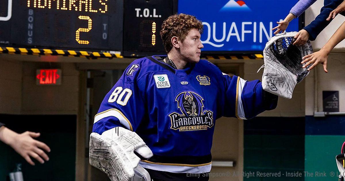 Хажеев: в ECHL экономят на тренерах, а условия спартанские