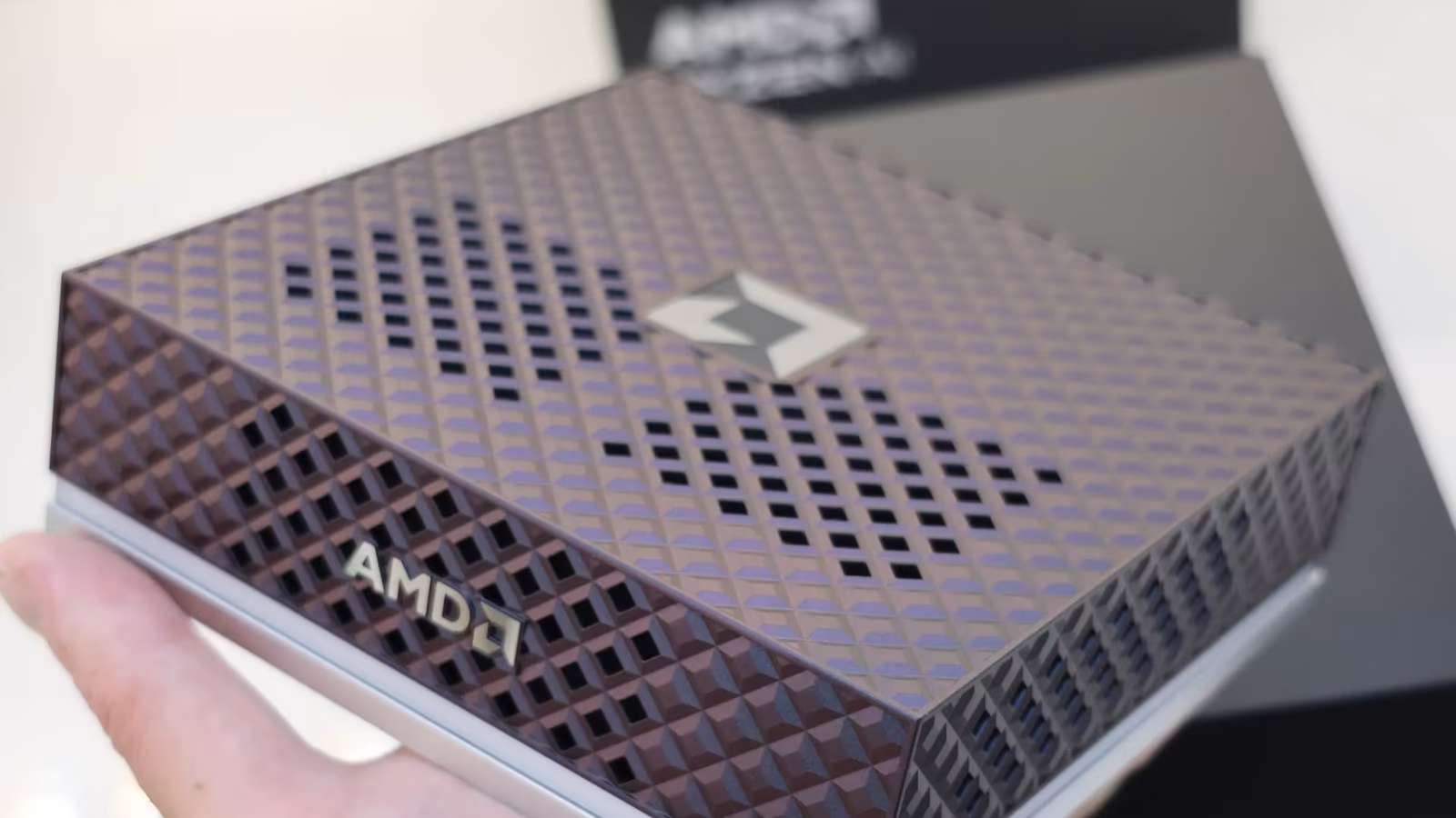 AMD Ryzen AI Halo оказался быстрее Nvidia DGX Spark на 40% в тестах Phoronix