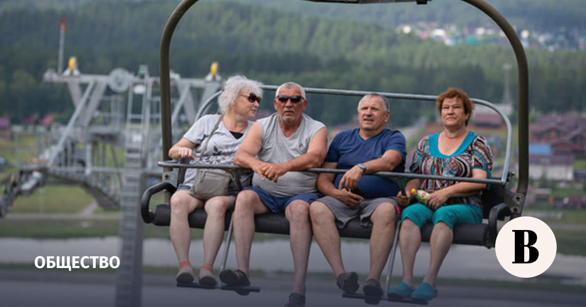 Россияне старше 50 лет не требуют высокого дохода от партнера, но ждут финансовой зрелости