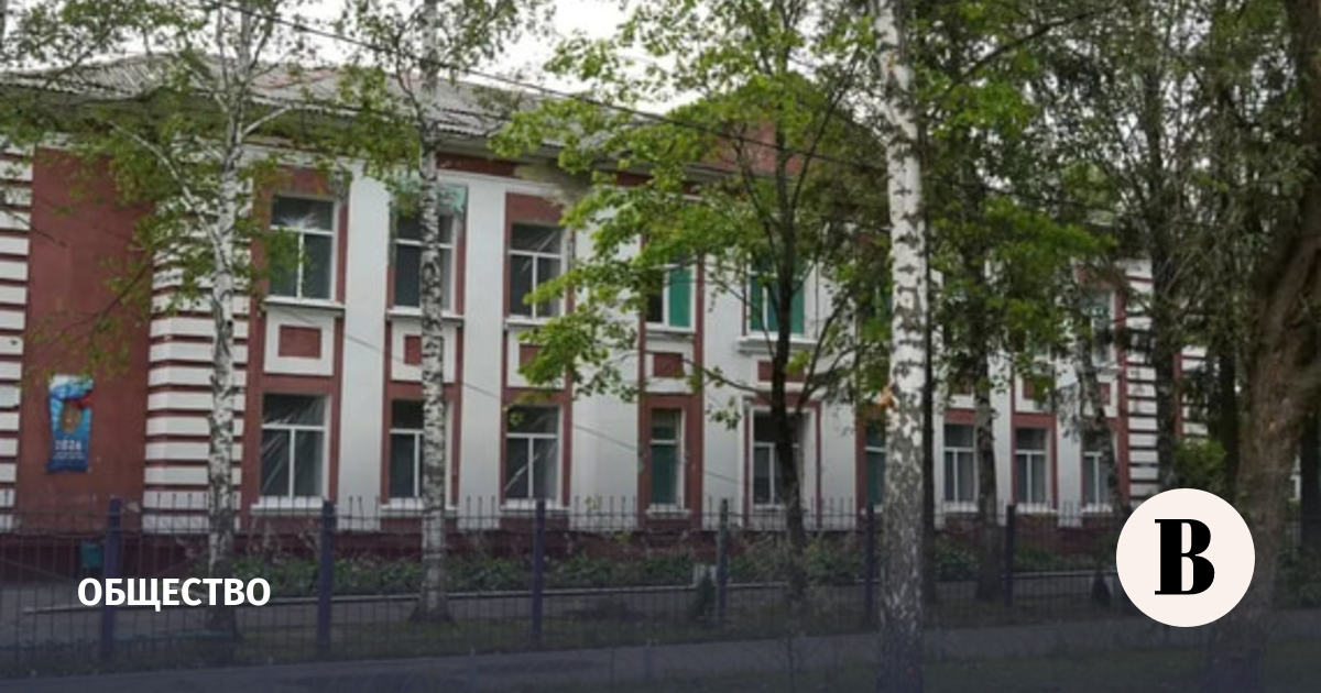 Ковальчук поручил восстановить школу в Брянской области после удара БПЛА