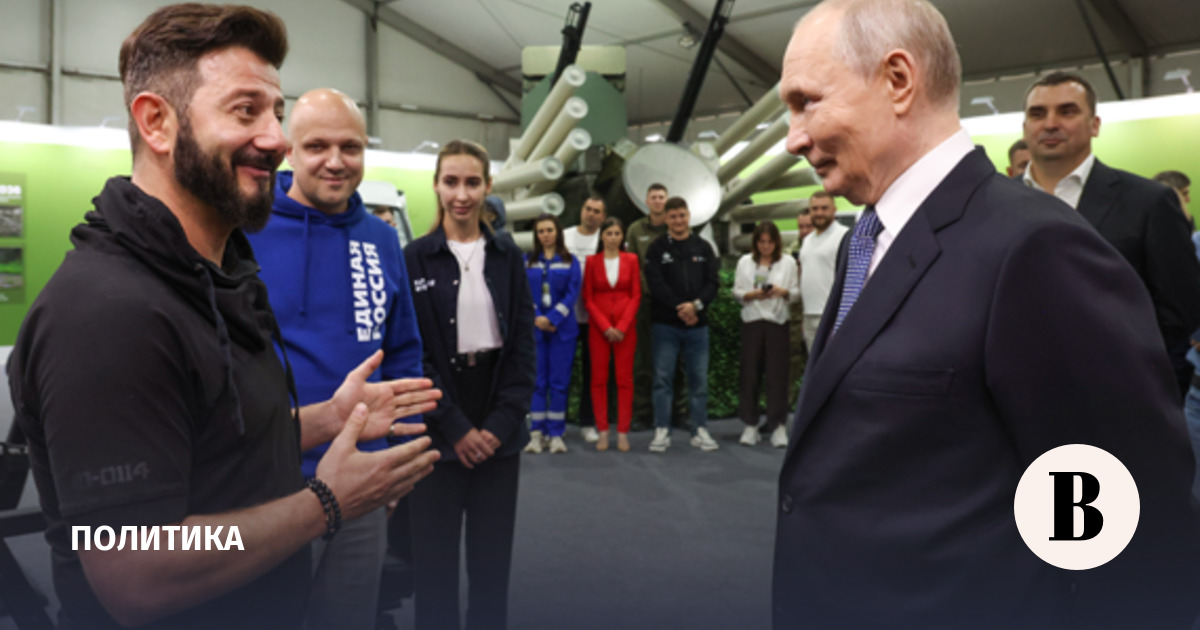 Михаил Галустян представил президенту шоу «Битва дронов» Михаил Галустян представил президенту шоу «Битва дронов»