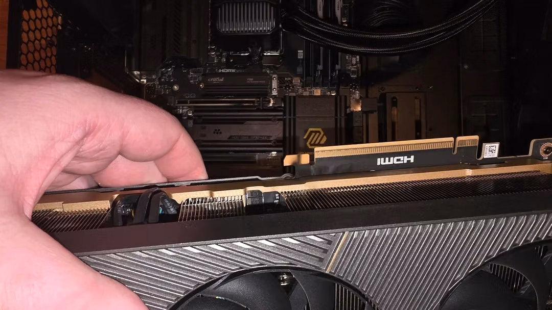 GeForce RTX 5090 Zotac ����� �� ����� � ������� � �����: ������� �� � ������� �������