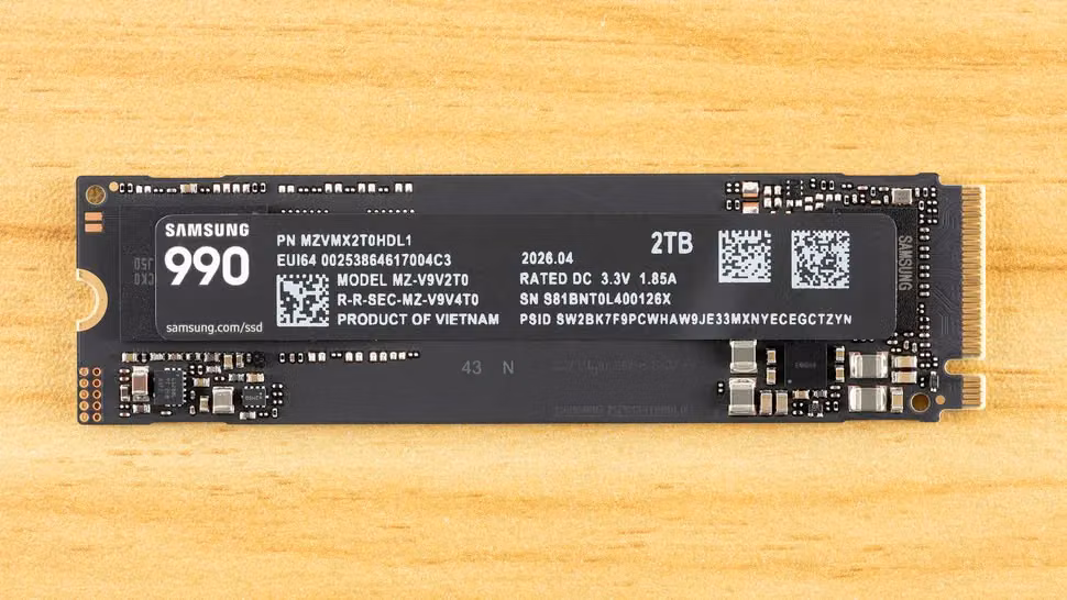 Samsung 990 � ������� QLC � ��� DRAM-���� �������� � ������� �� $270