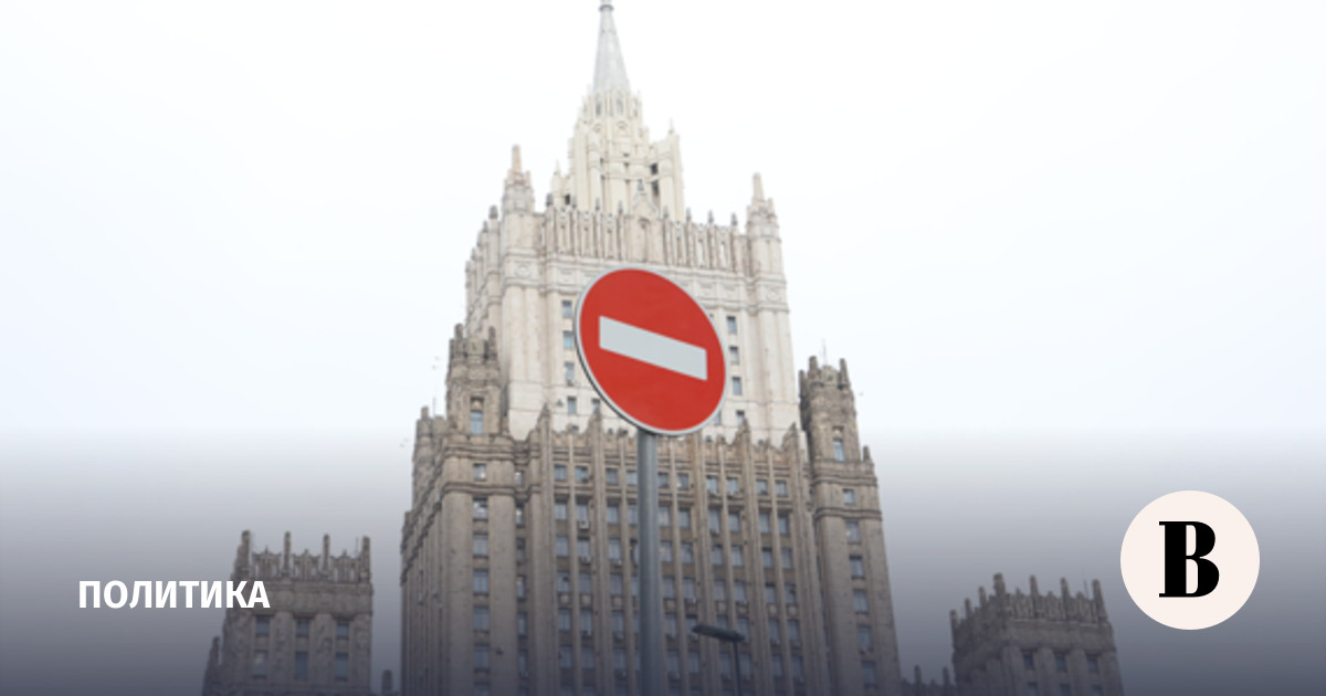 РФ заявила протест Эстонии из-за сноса памятника советским воинам